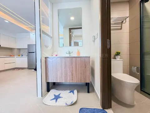 2 bedroom Condo in Urban Village Phase2, photo 4