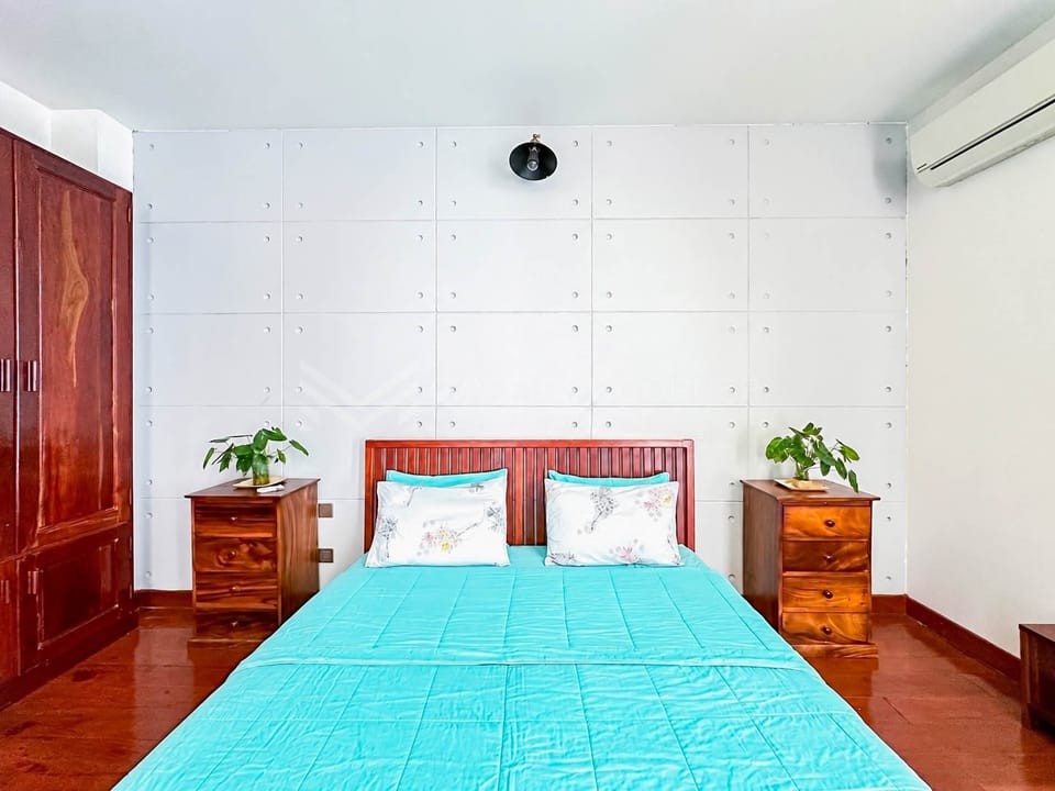 2 bedroom Renovated Apartment in BKK1 area