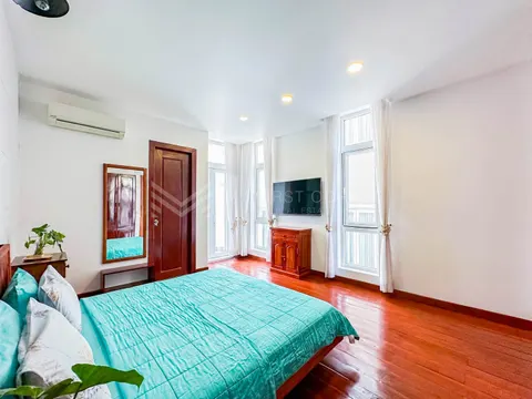 2 bedroom Renovated Apartment in BKK1 area, photo 2
