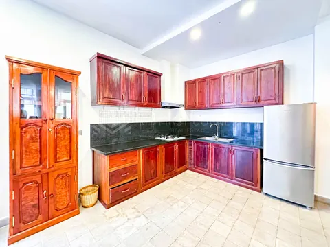 2 bedroom Renovated Apartment in BKK1 area, photo 3