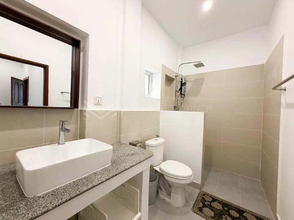 2 Bedroom Renovated apartment in Tonle Bassac Chamkarmon, photo 13