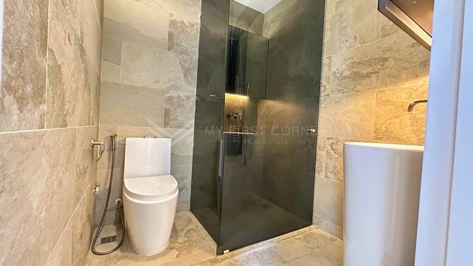3 Bedroom Condominium For Rent in Tonle Bassac