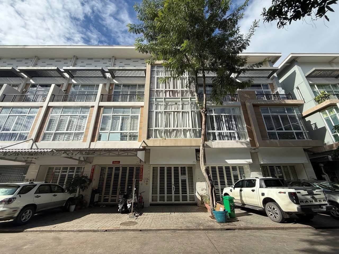 Air-conditioned shophouse rental with Borey service, Boeung Snor, main photo