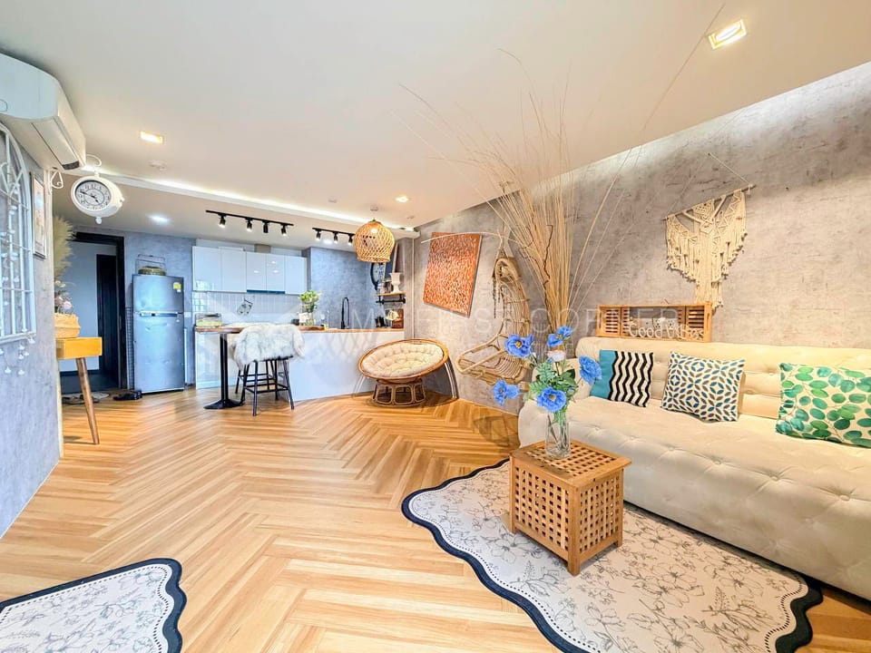 Beautiful 2bedroom apartment for rent in Urban Village 2 very good location near Aeon3