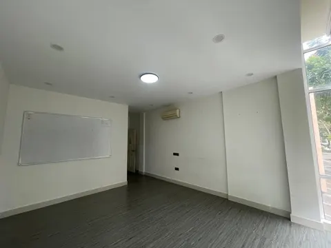 Bright shophouse rental with appliances, Borey Peng Huot Boeung Snor, photo 2