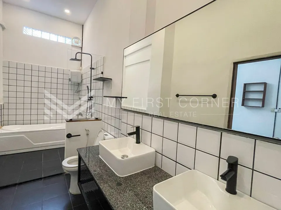 2-Bedroom House for Rent in Daun Penh, Phnom Penh — photo 11
