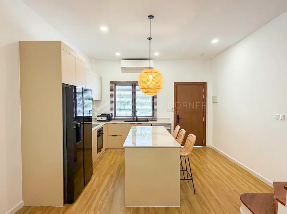 4-Bedroom Apartment for Rent in Daun Penh, Phnom Penh — photo 12