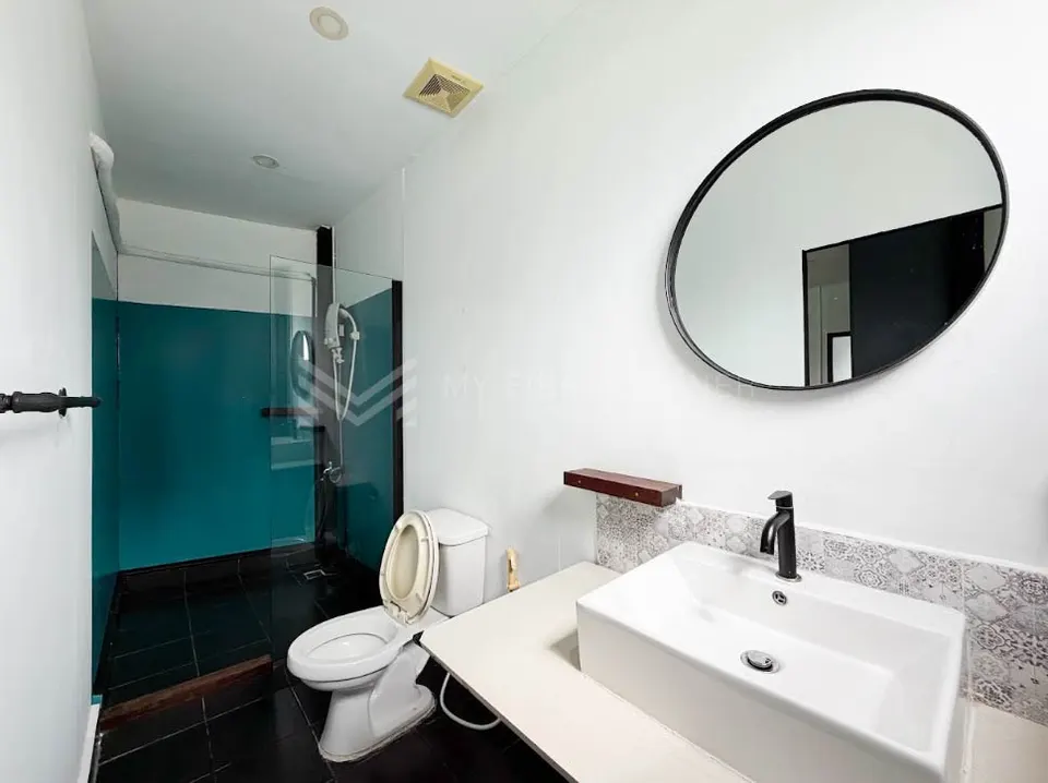 Duplex 3-bedroom Renovated apartment for rent in Tonle Bassac, photo 9