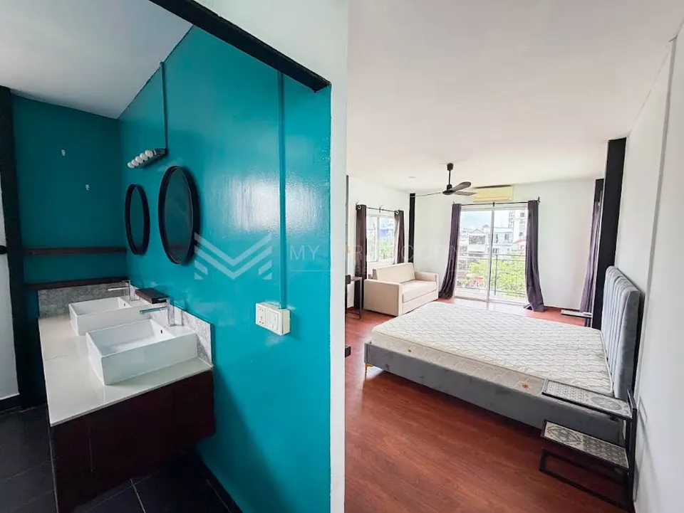 Duplex 3-bedroom Renovated apartment for rent in Tonle Bassac, photo 10