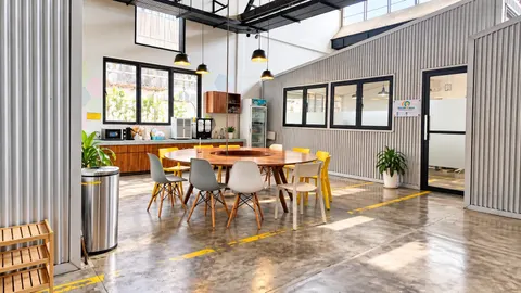 Factory Phnom Penh Office Space for Rent on Hun Sen Blvd, photo 4