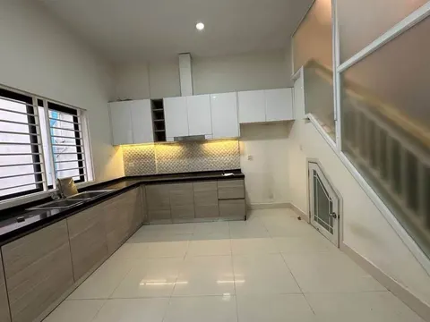 Four-Bedroom Shophouse To Rent With Built-Ins, Boeung Snor, photo 3