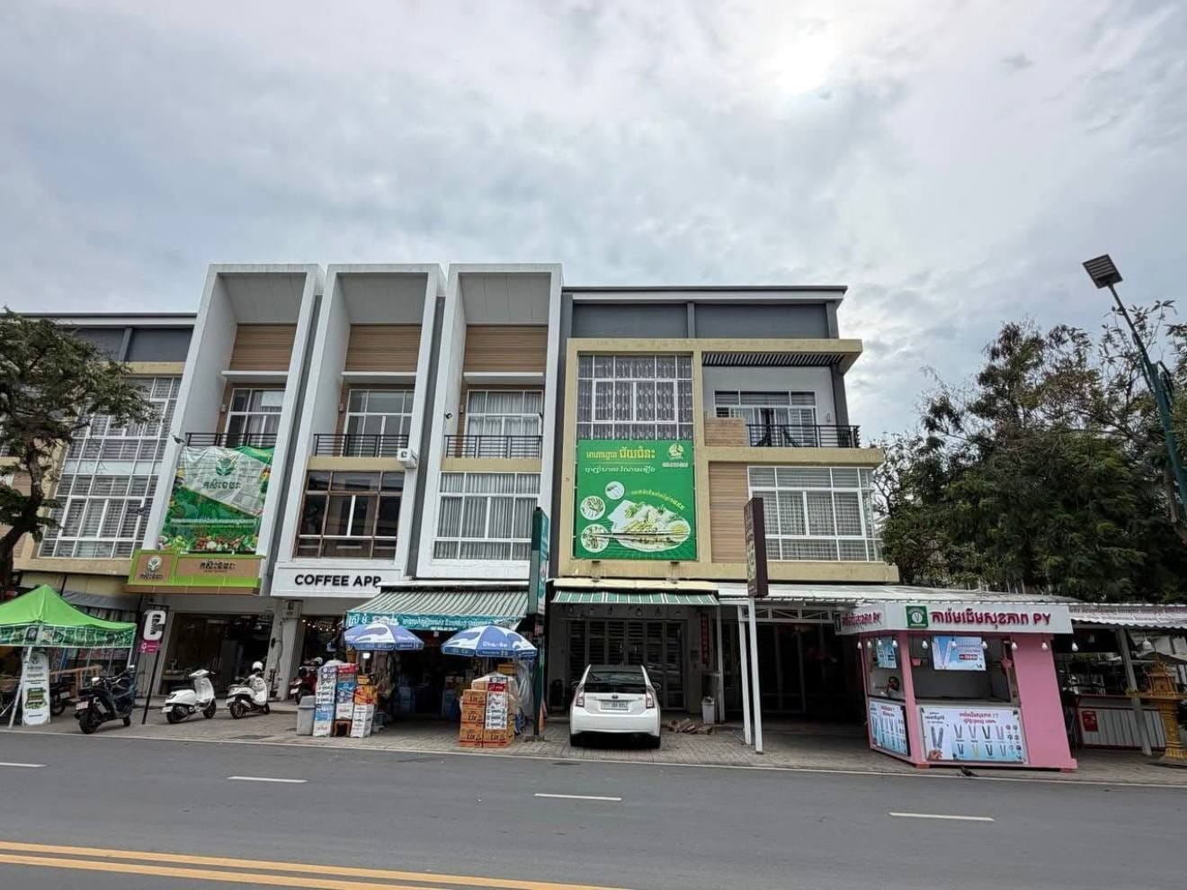 Main-Road Furnished Shophouse, Cluster, $850 Per Month, main photo