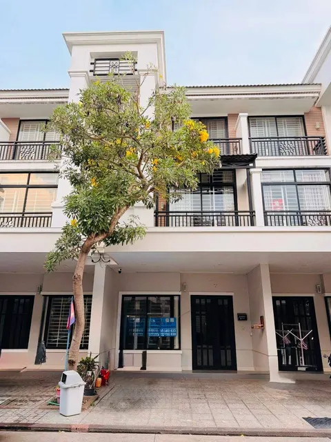 Part-Furnished Veal Sbov Shophouse, 4 Beds, $450 Monthly, photo 2