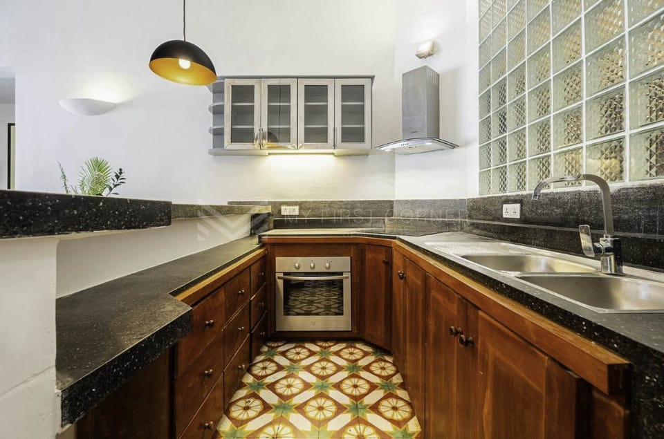Renovated 2 Bedroom apartment for rent in Daun Penh riverside