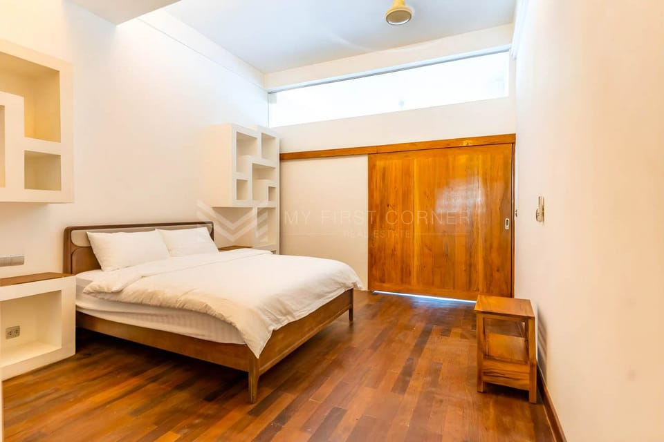 Renovated 3 bedroom Apartment For Rent at Daun Penh Chey Chamneas