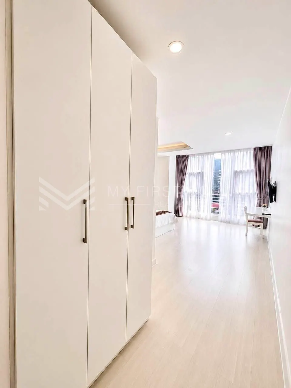 Spacious Three bedroom service apartment for rent in BKK1, photo 6