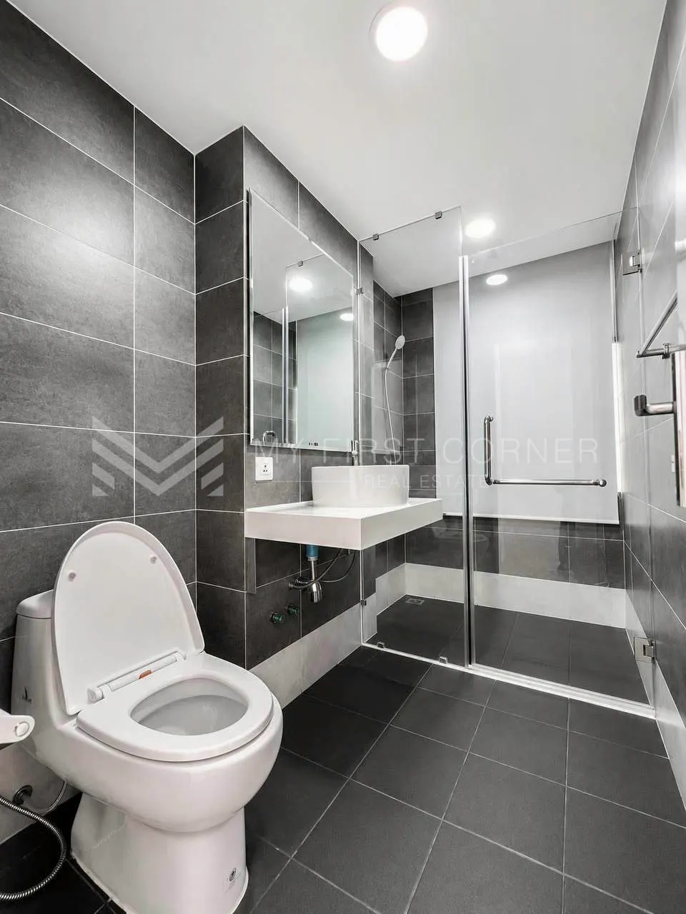 Spacious Three bedroom service apartment for rent in BKK1, photo 9
