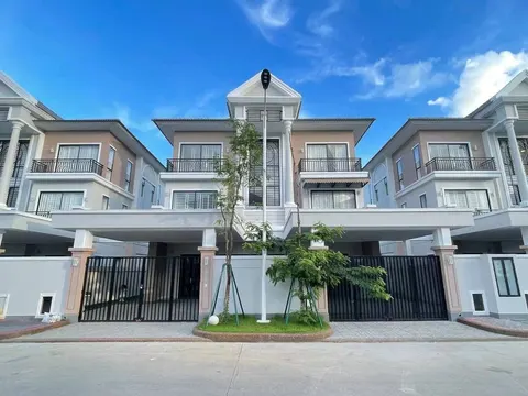 Stylish Four-Bedroom Link House to Rent, Boeung Snor, photo 2