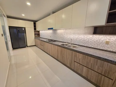 Stylish Four-Bedroom Link House to Rent, Boeung Snor, photo 5