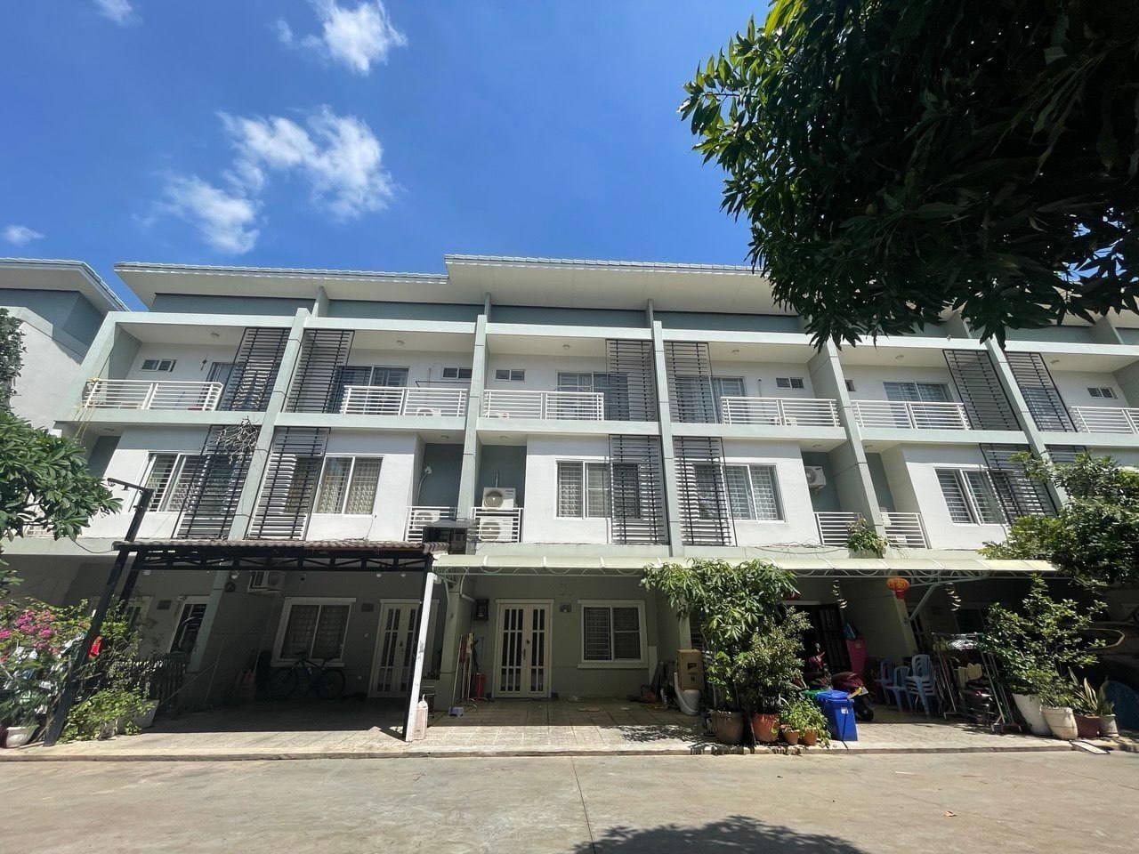 Three Bedroom Link House to Rent, Boeung Snor, main photo